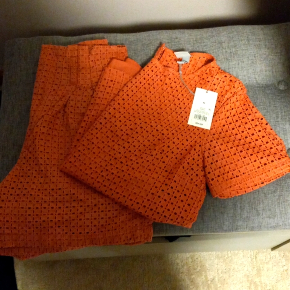 Top and bottom  set